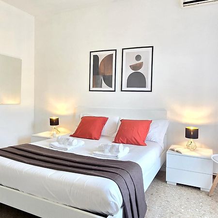 Romeway Apartment - Metro & Parking Buitenkant foto