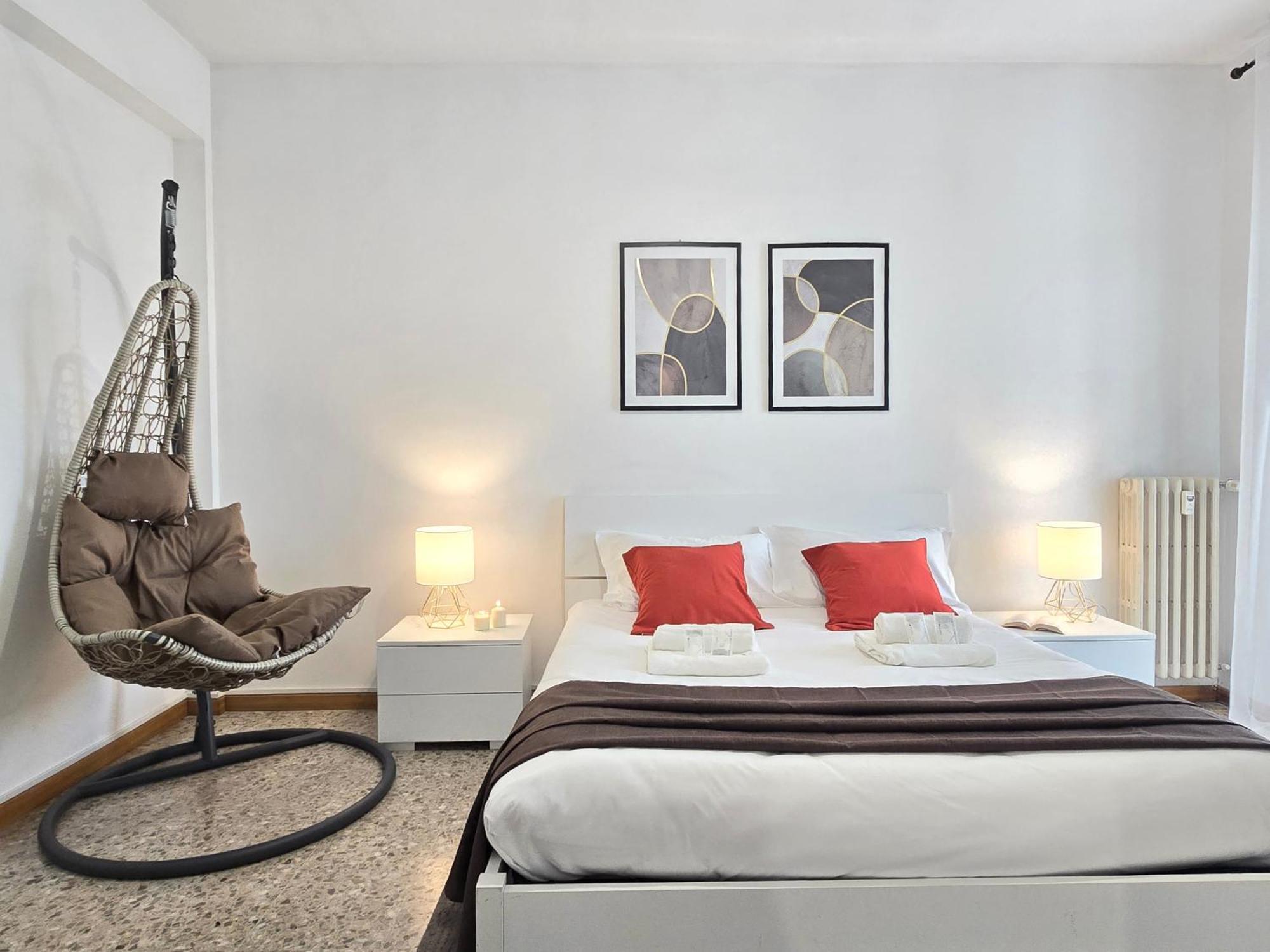 Romeway Apartment - Metro & Parking Buitenkant foto