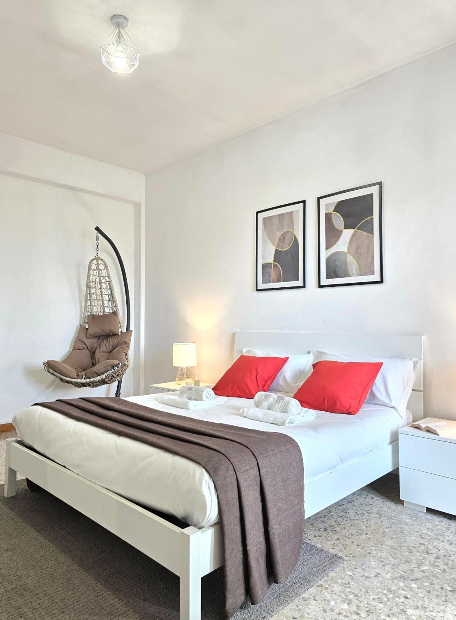 Romeway Apartment - Metro & Parking Buitenkant foto