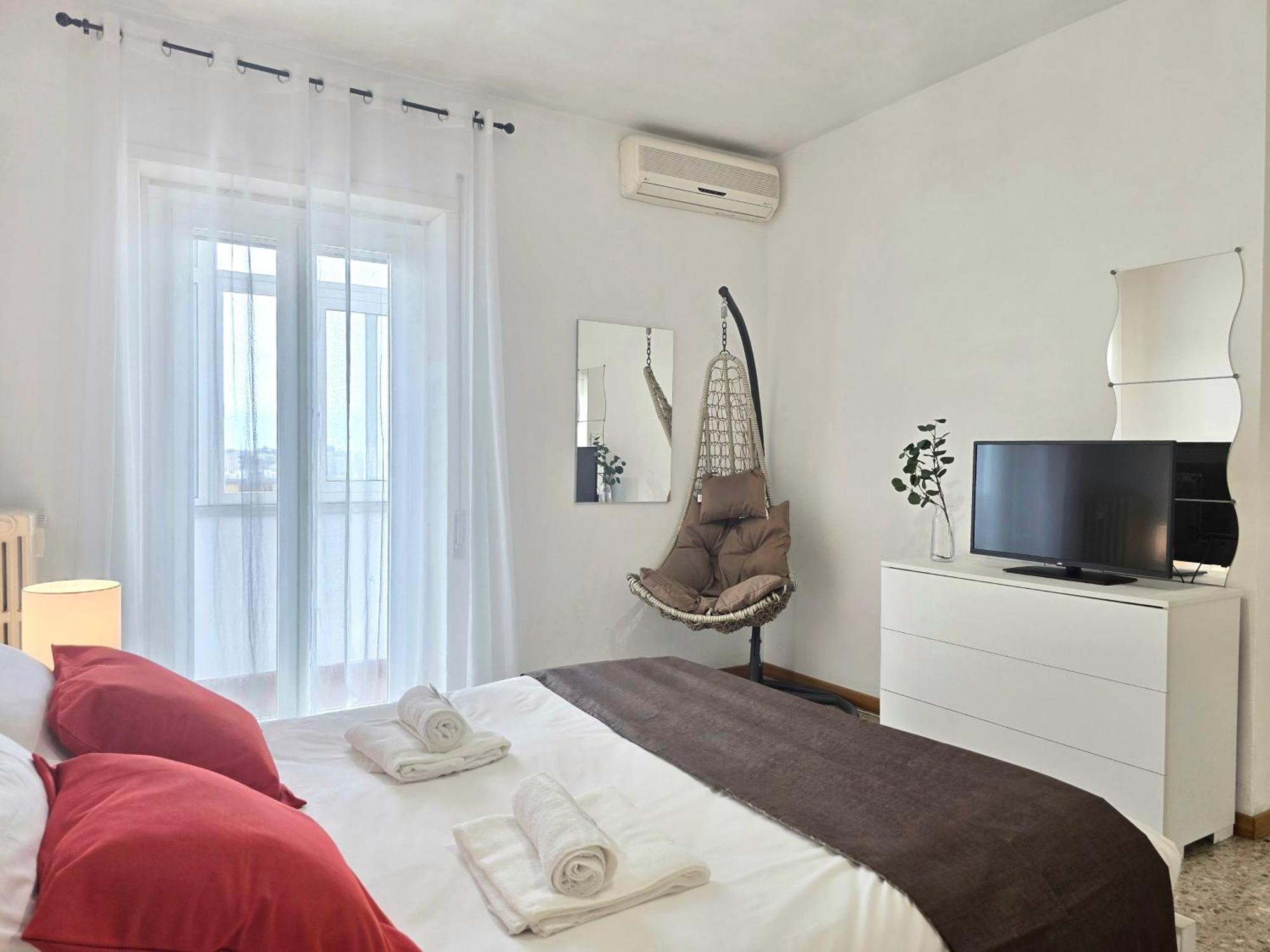 Romeway Apartment - Metro & Parking Buitenkant foto